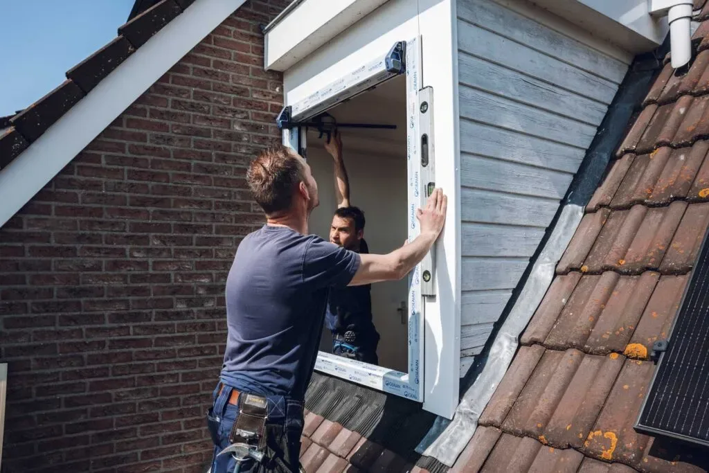 Montage van een dakkapel